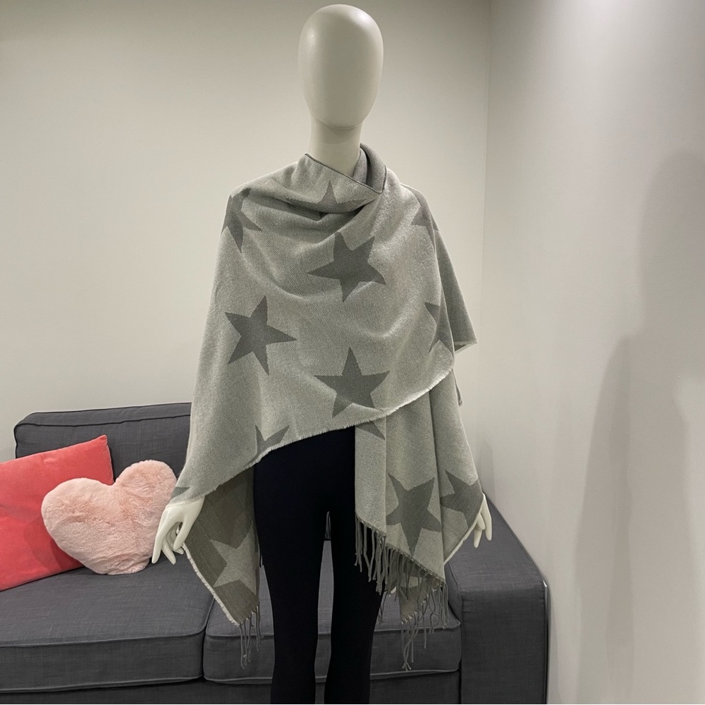 NWT JUST COZY Poncho Scarf Wrap with Fringe Grey & Light Grey Stars Lightweight